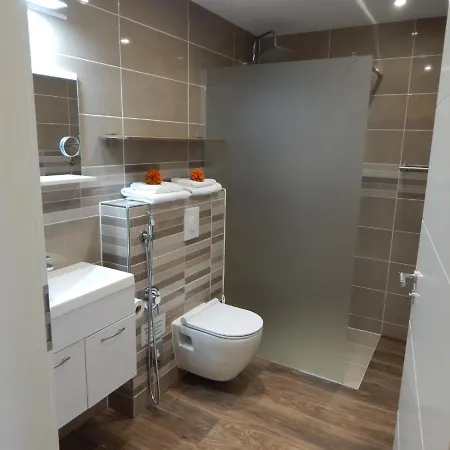 Casa Blanca Lägenhetshotell Wirges