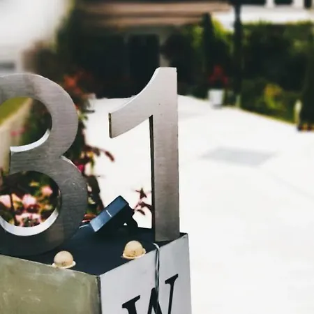 Casa Blanca Lägenhetshotell Wirges